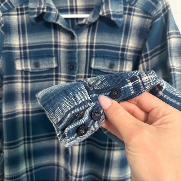 Patagonia Organic Cotton Flannel Blue Plaid Fjord Button Up Shirt Women’s Size 2 - Picture 4 of 7